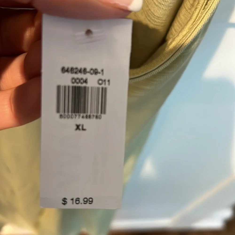 Old navy luxe tank - Picture 3 of 3